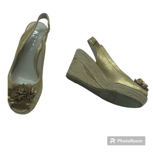 REPORT Metallic Gold Peep Toe Wedge Sling back Sandals | Size 10 - Picture 2 of 6